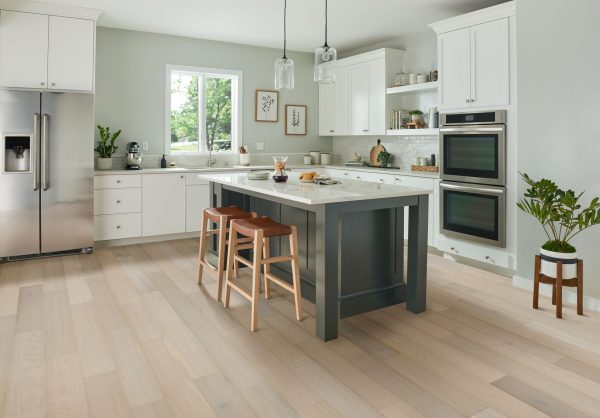 Hartco DOGWOOD PRO - 1/2 in  Minimal White 7-1/2 in  White Oak Engineered