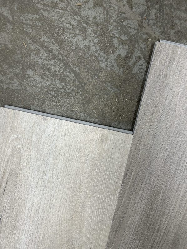 Cabinets & Flooring Larc - Boulder Pointe Oak 20mil 7.2 in x 48 in