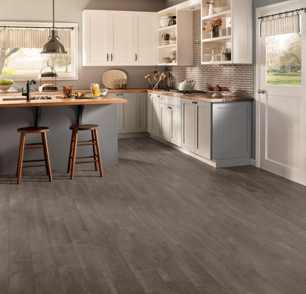 Armstrong Flooring American Charm - Rural Reclaimed Silver Mist 12mil 6 in x 36 in