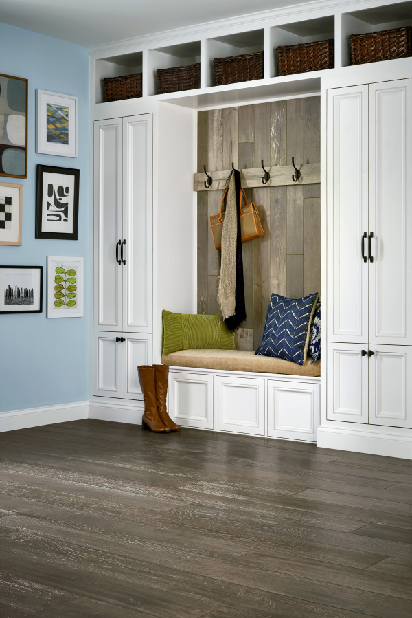 Hartco TIMBERBRUSHED GOLD - 1/2 in Limed Industrial Style 7.48 in White Oak
