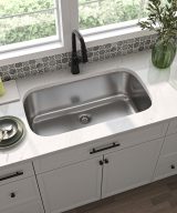 MSI Undermount Stainless Steel 32 1/8 in x 18 in Single Bowl