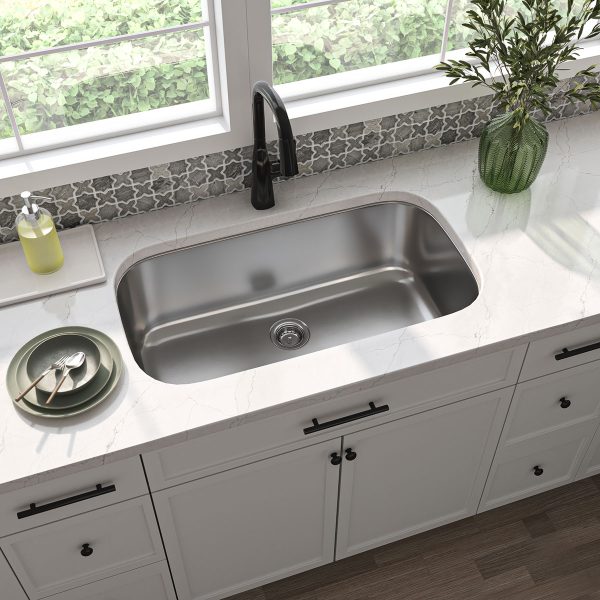 MSI Undermount Stainless Steel 32 1/8 in x 18 in Single Bowl