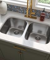 MSI Undermount Stainless Steel 32 1/8 in x 18 in Double Bowl