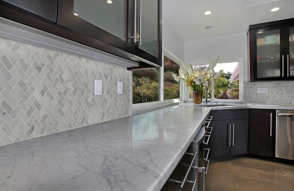 MSI Carrara White 1x2 Herringbone Honed