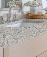 MSI Quartz - Montclair White