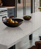 MSI Quartz - Peppercorn White