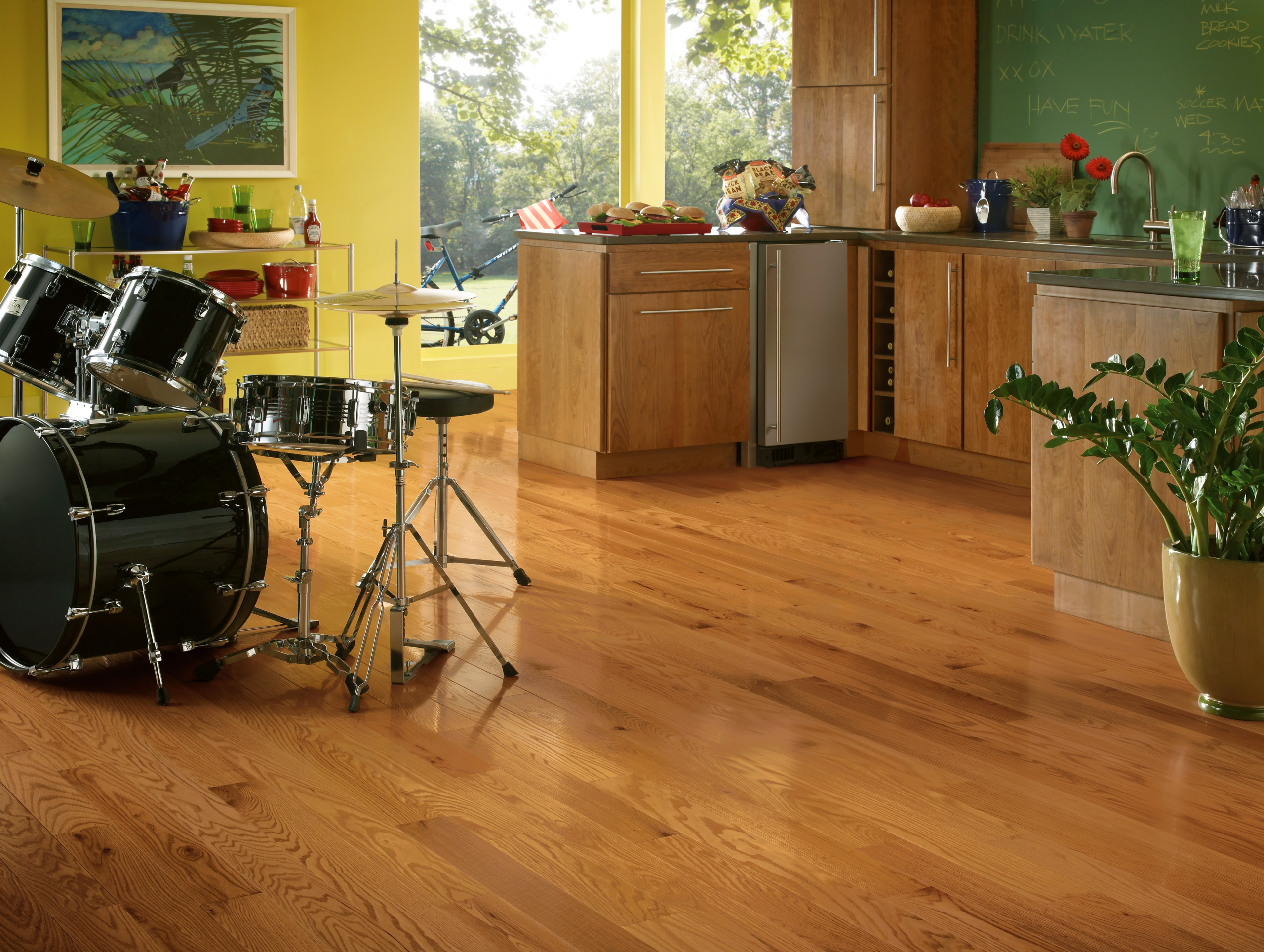 Bruce Dundee - Butterscotch Oak 4 in 3/4" High Gloss