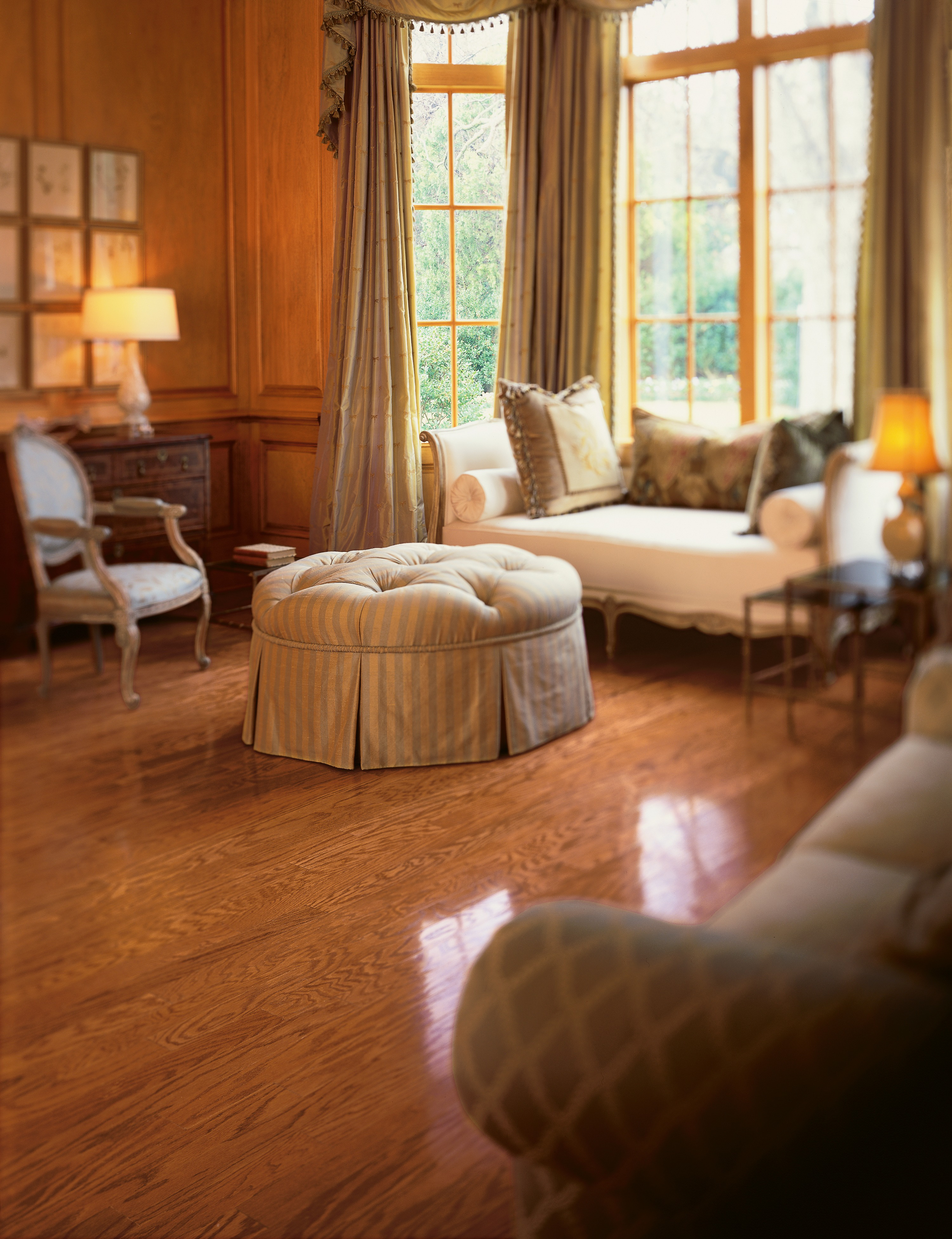 Hartco Beaumont - WarmSpice (Medium Brown) 3" wide 3/8" thick in Red Oak